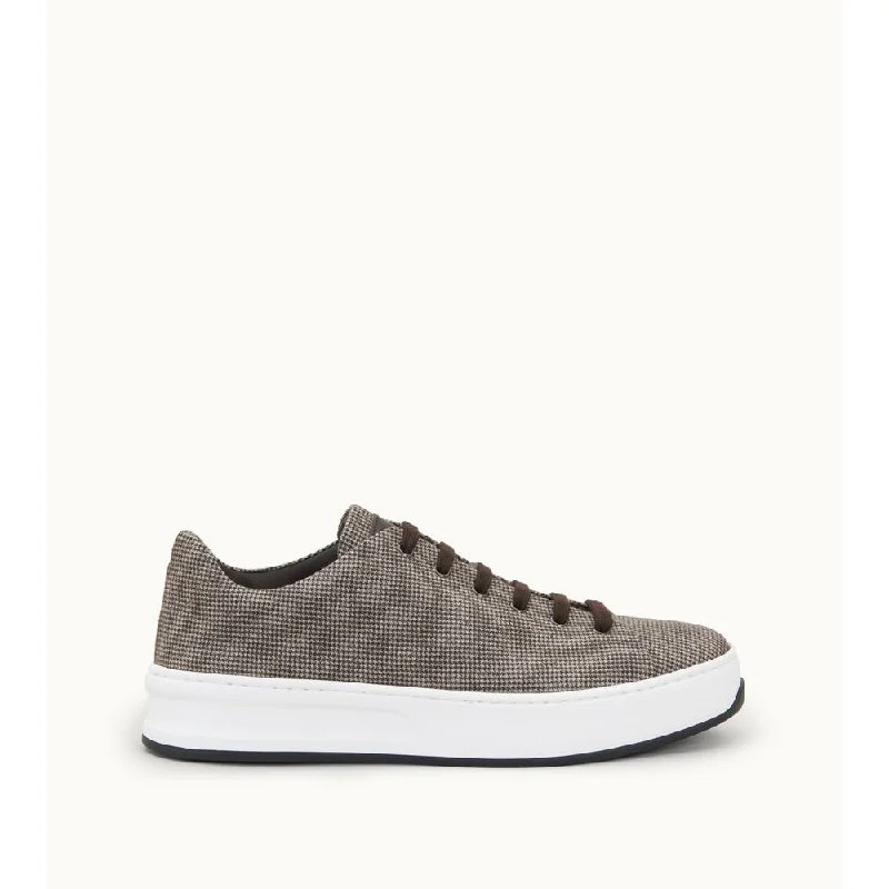 Sneakers in Wool